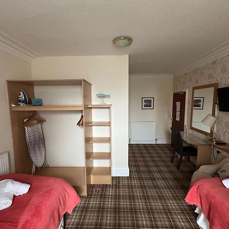 Station Hotel Portsoy Luaran gambar