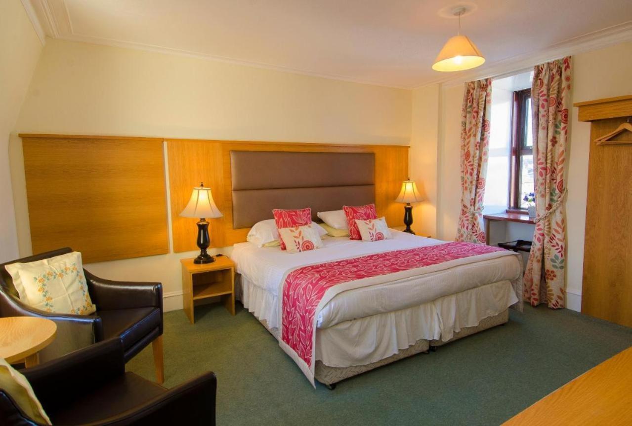Station Hotel Portsoy Luaran gambar