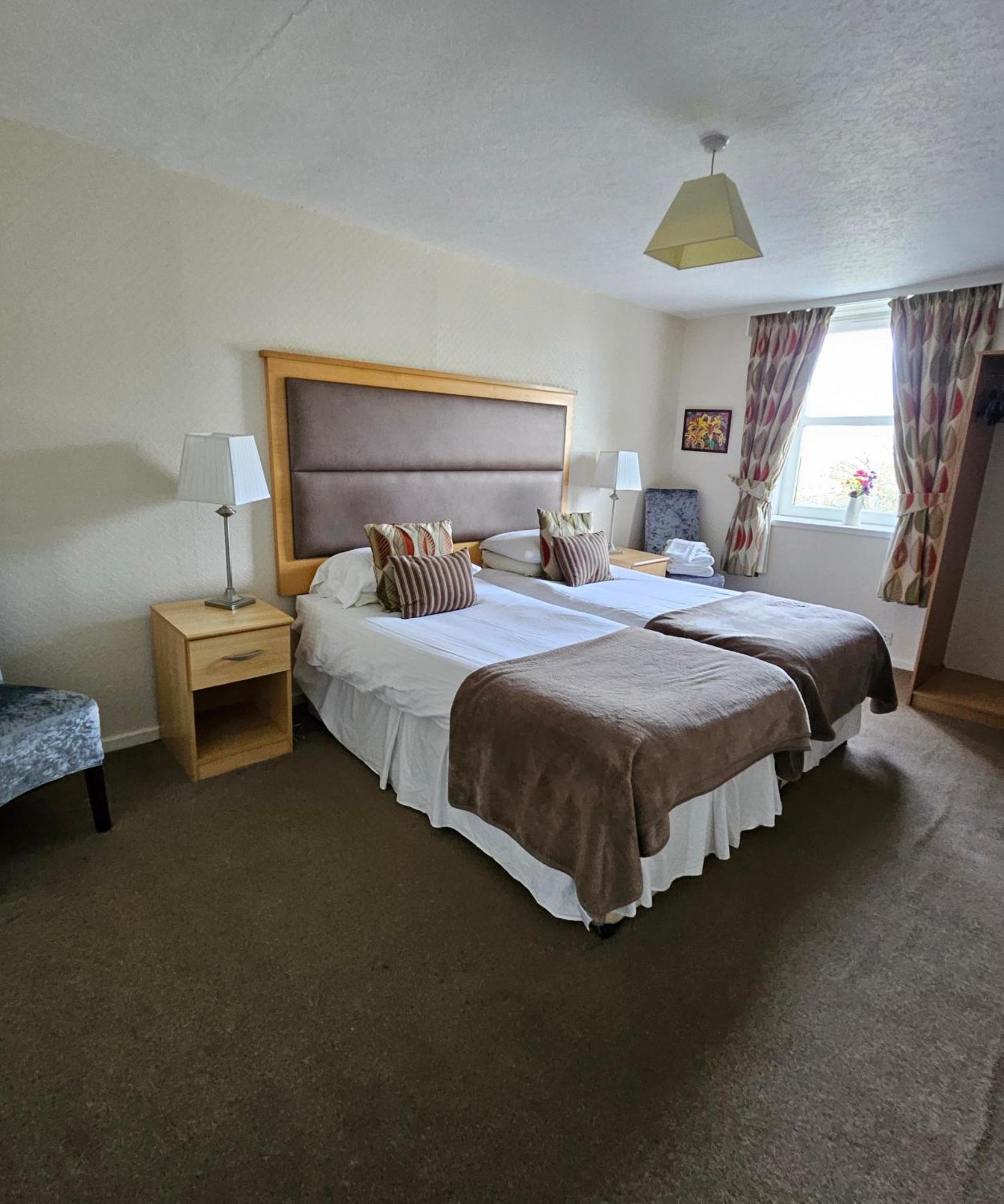 Station Hotel Portsoy Luaran gambar