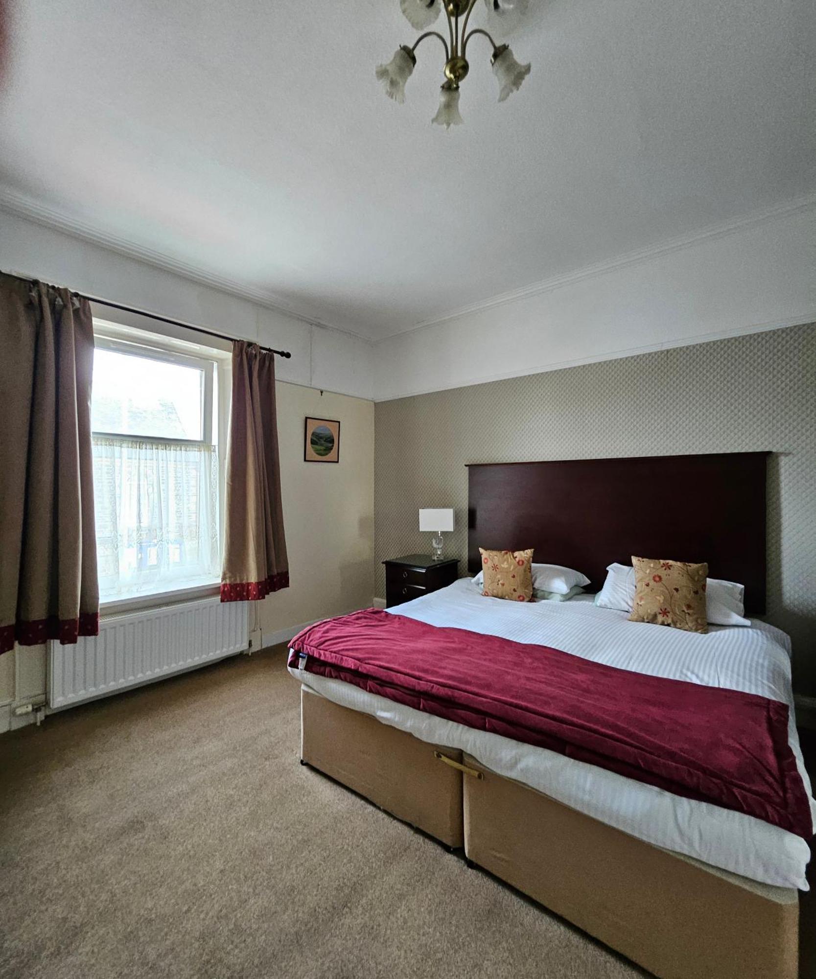 Station Hotel Portsoy Luaran gambar