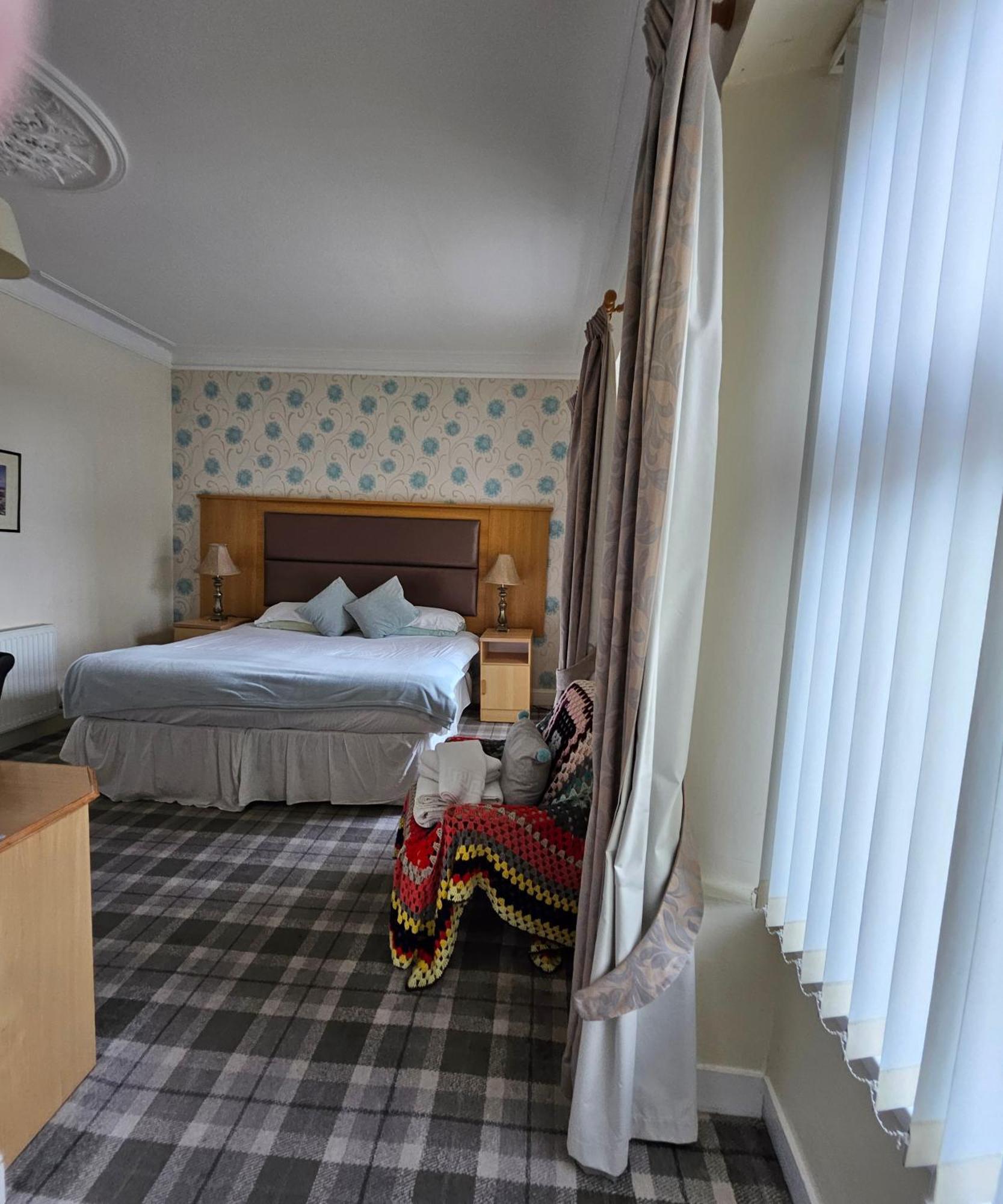 Station Hotel Portsoy Luaran gambar