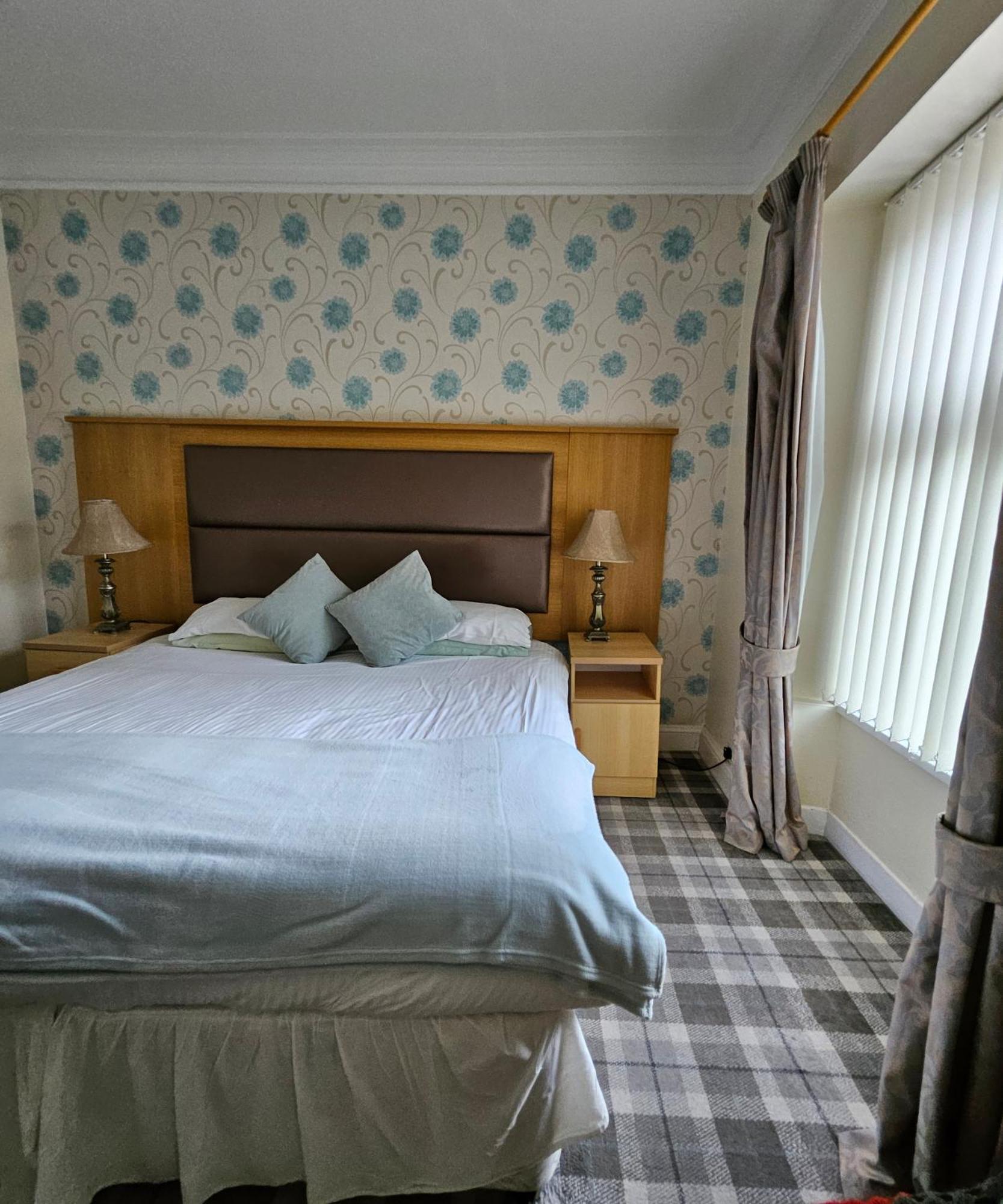 Station Hotel Portsoy Luaran gambar