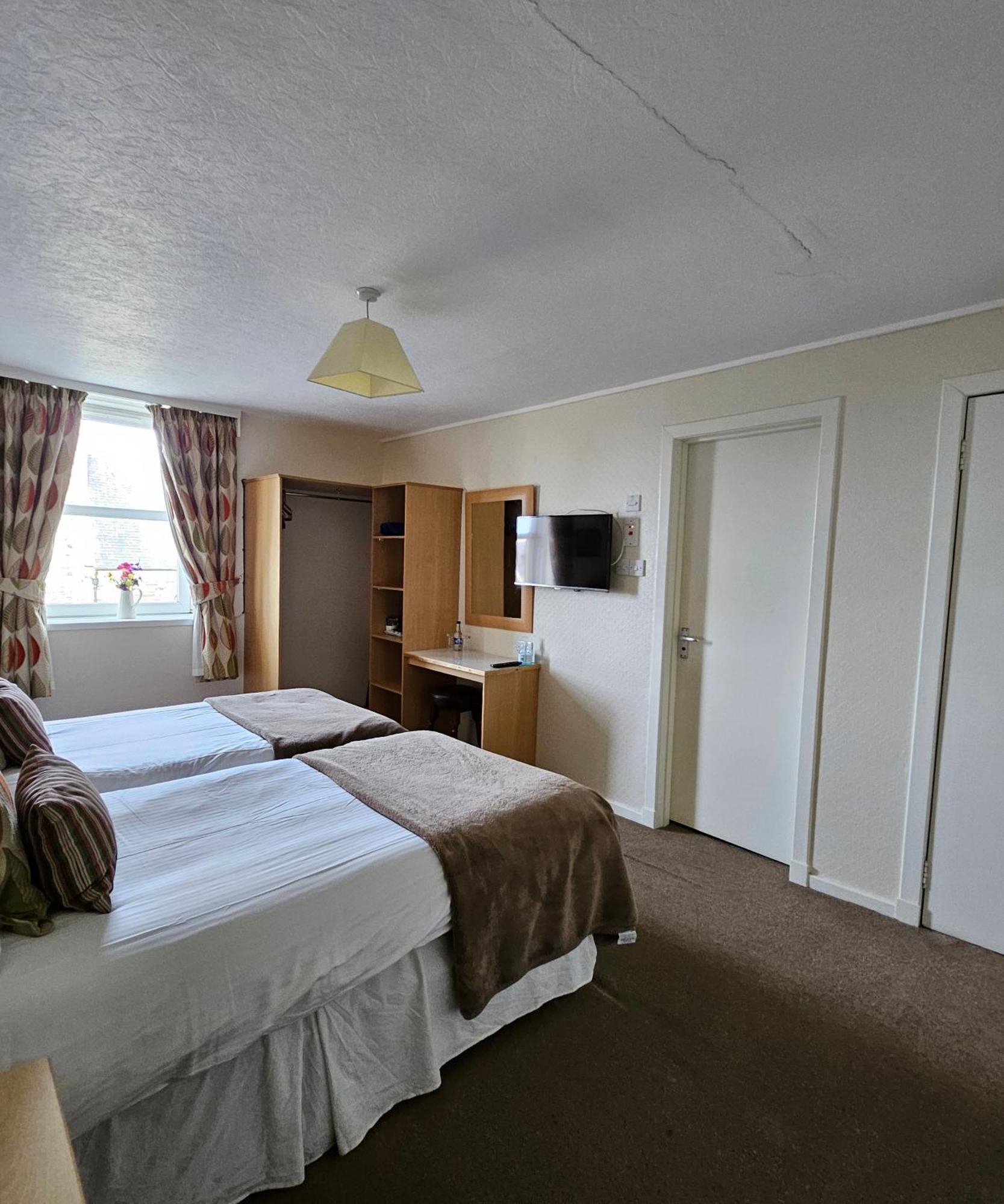 Station Hotel Portsoy Luaran gambar