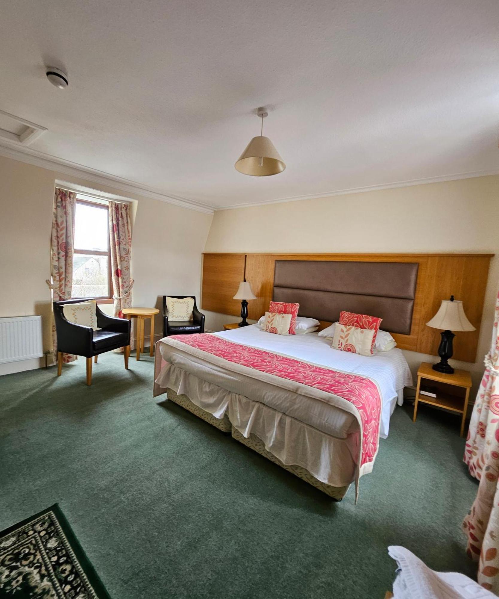 Station Hotel Portsoy Luaran gambar