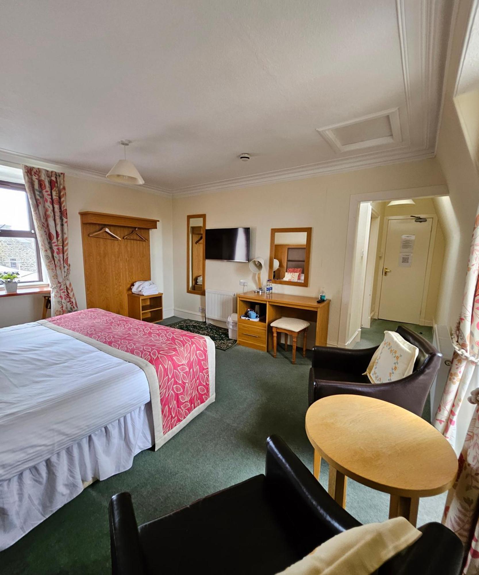 Station Hotel Portsoy Luaran gambar
