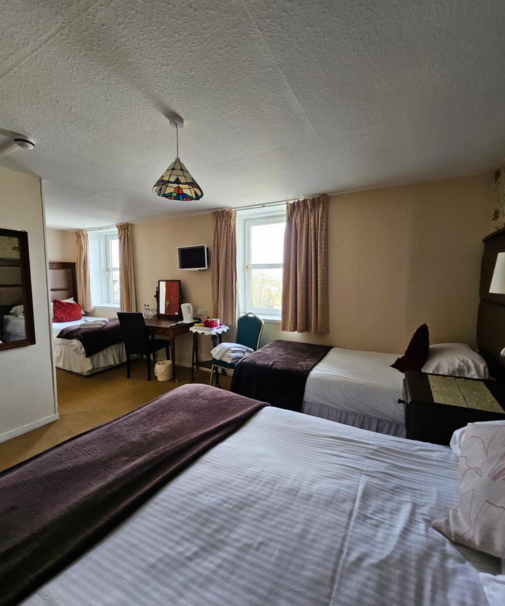 Station Hotel Portsoy Luaran gambar