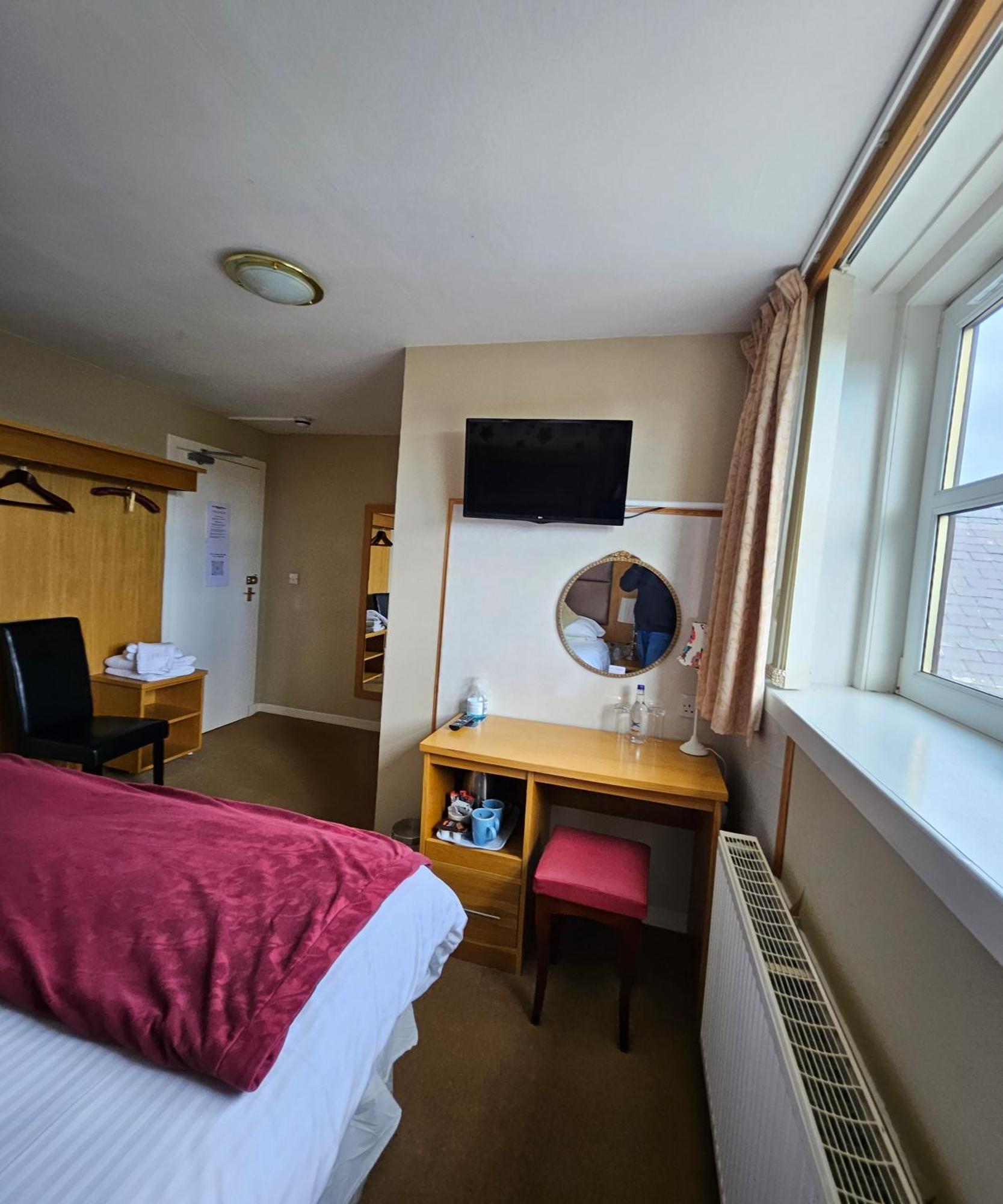 Station Hotel Portsoy Luaran gambar