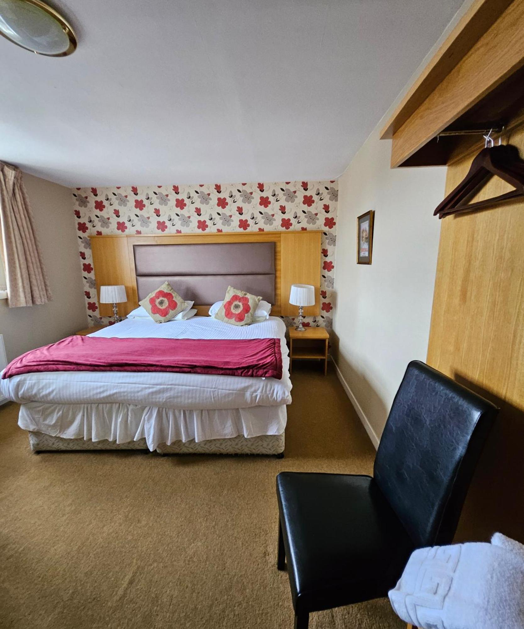 Station Hotel Portsoy Luaran gambar