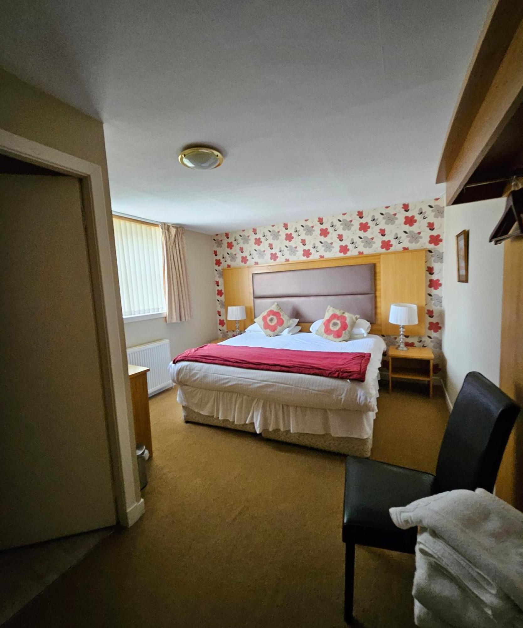 Station Hotel Portsoy Luaran gambar