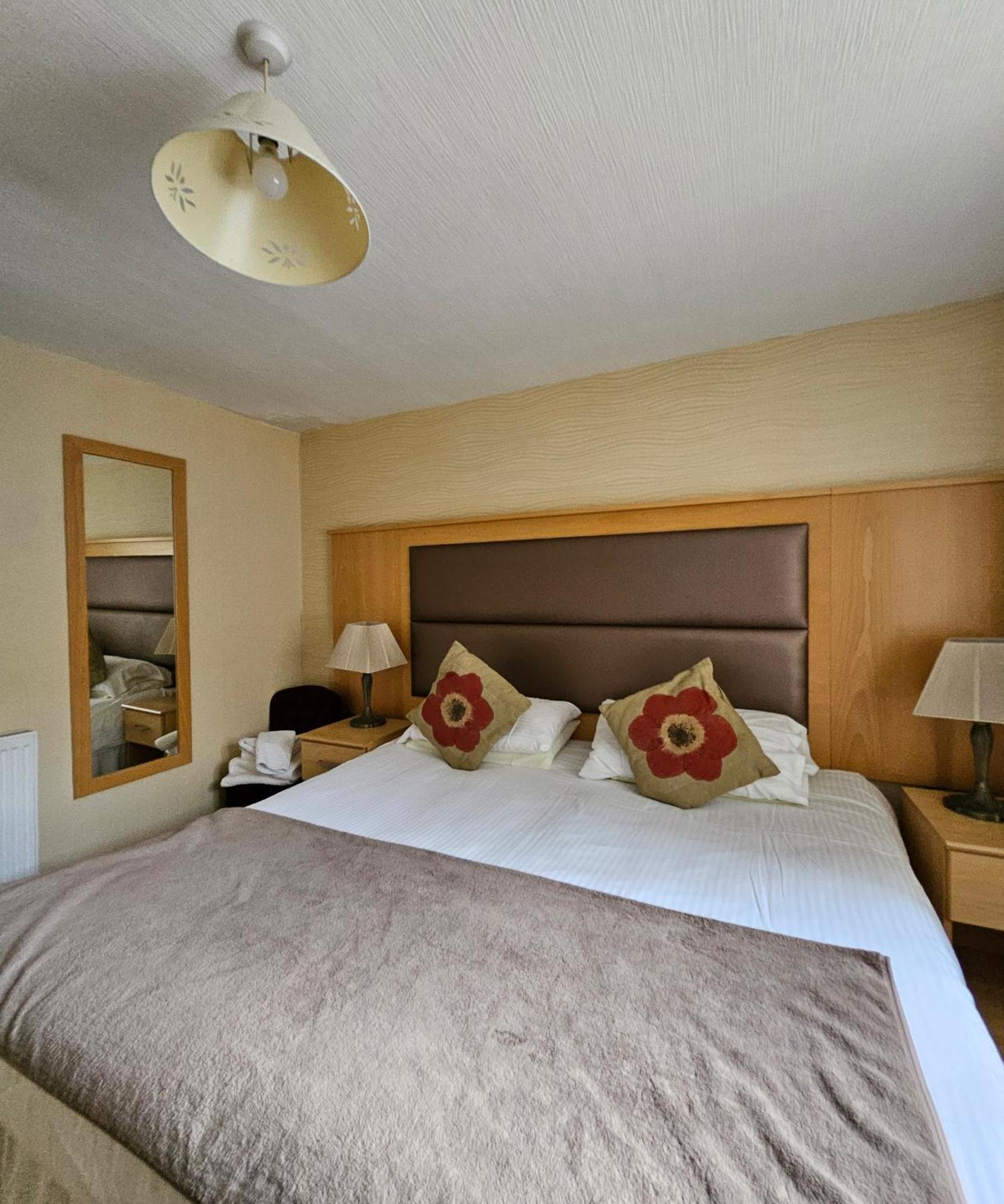 Station Hotel Portsoy Luaran gambar