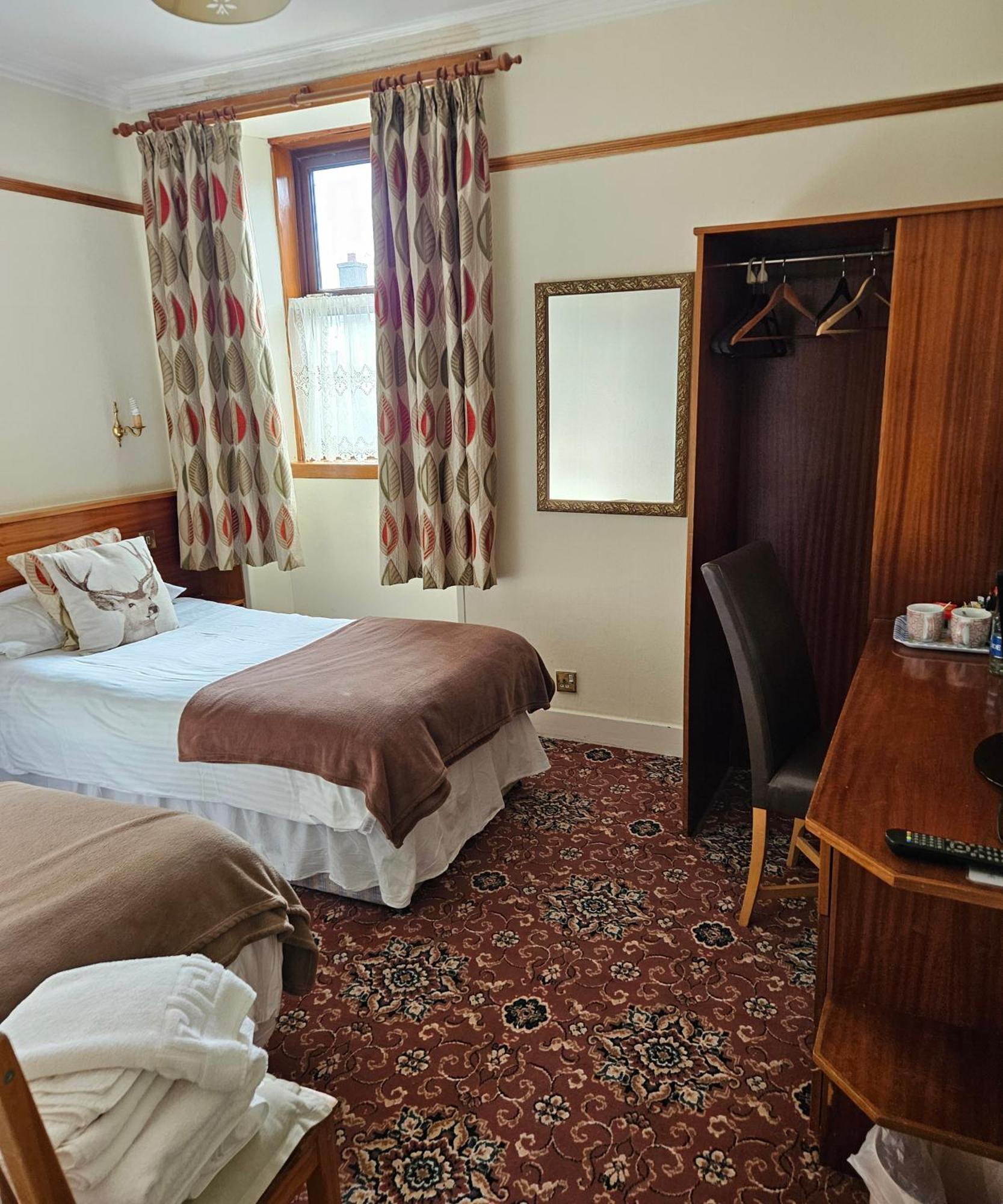 Station Hotel Portsoy Luaran gambar