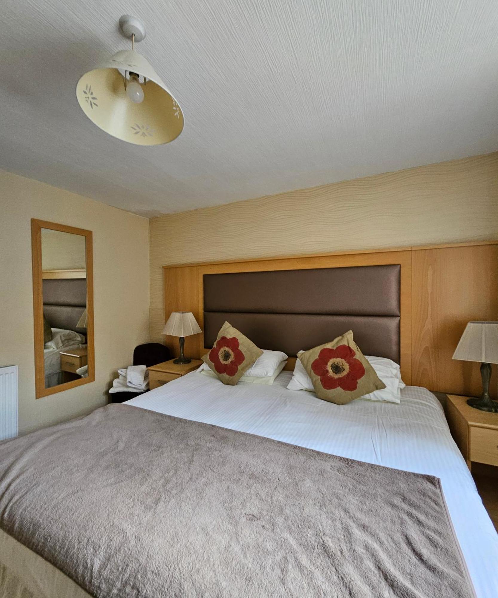 Station Hotel Portsoy Luaran gambar