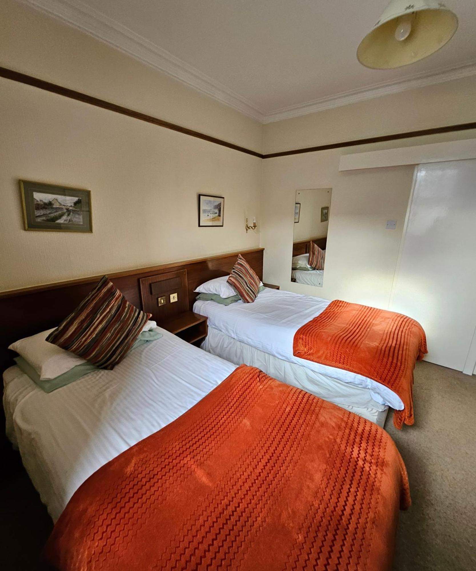 Station Hotel Portsoy Luaran gambar