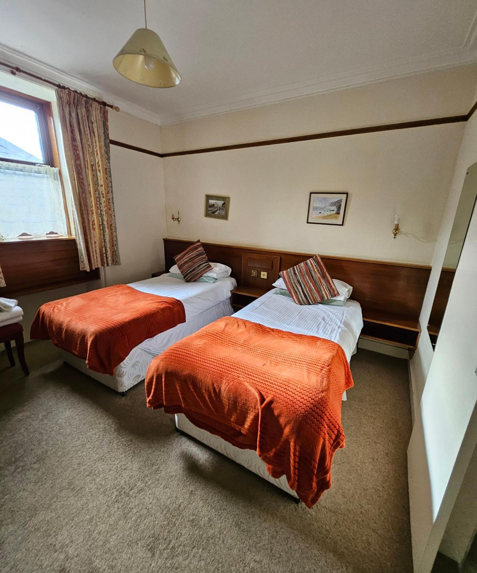 Station Hotel Portsoy Luaran gambar