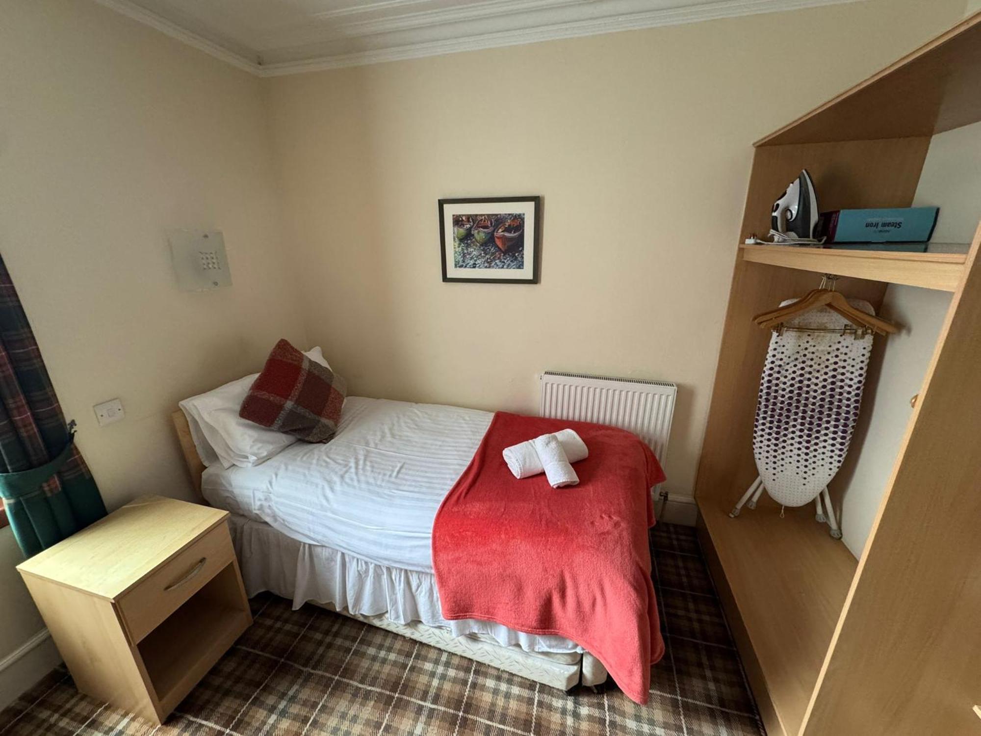 Station Hotel Portsoy Luaran gambar