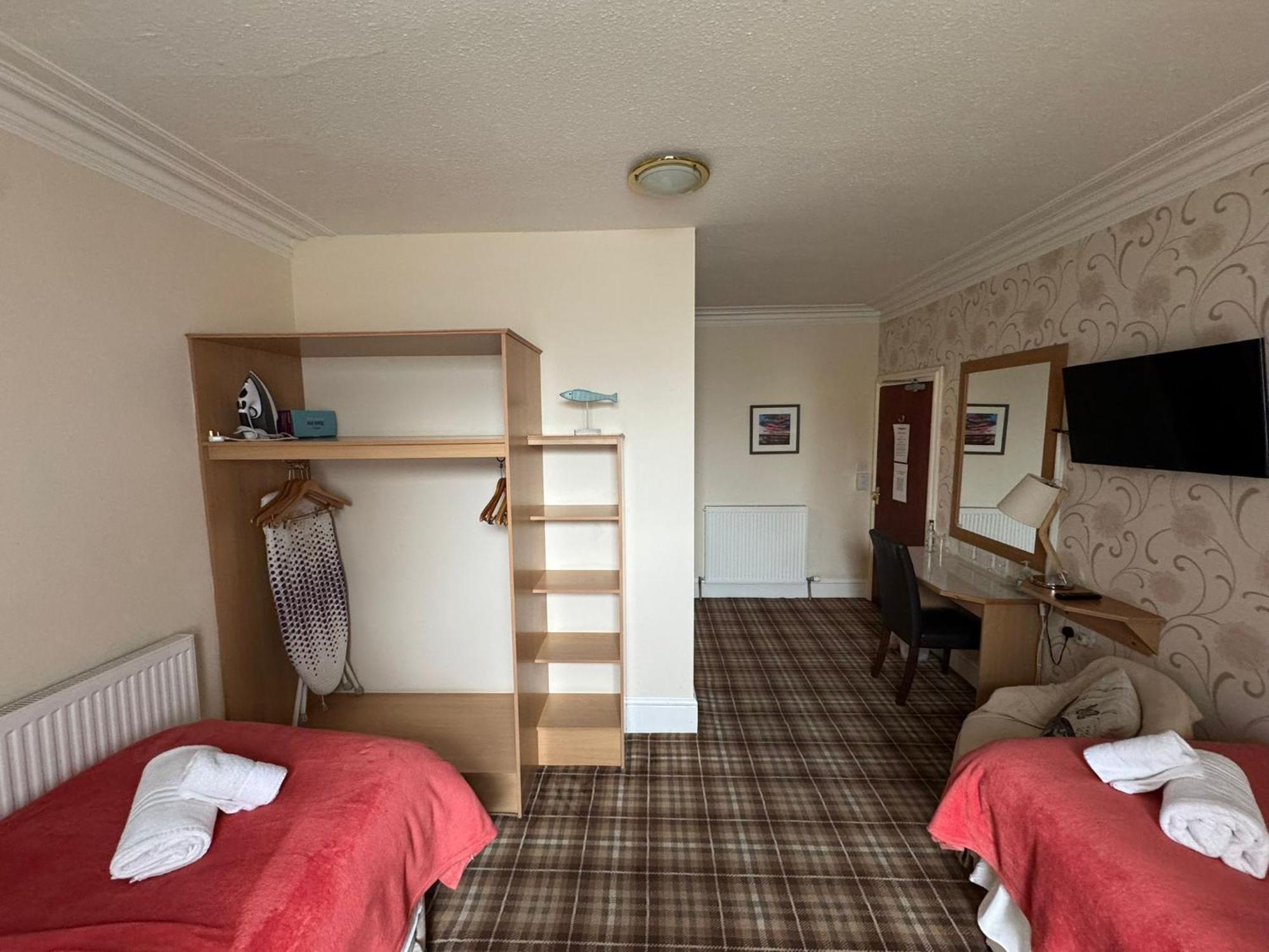 Station Hotel Portsoy Luaran gambar