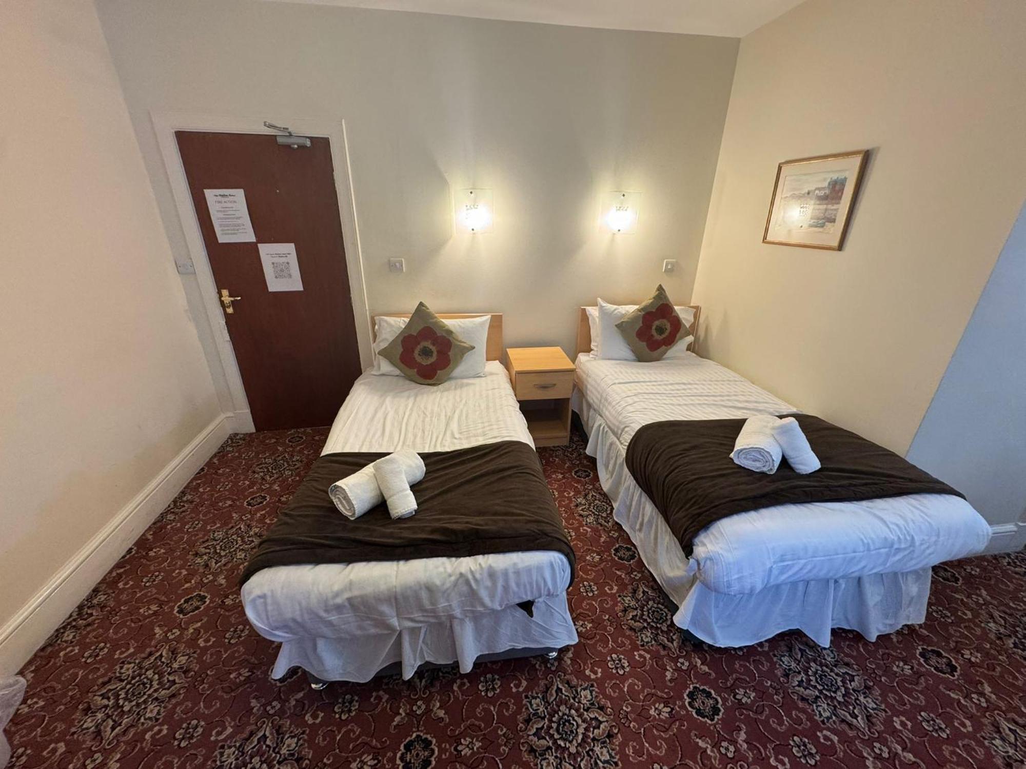 Station Hotel Portsoy Luaran gambar