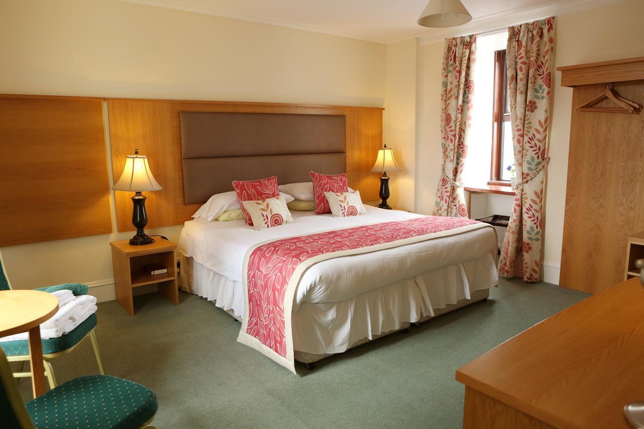 Station Hotel Portsoy Luaran gambar
