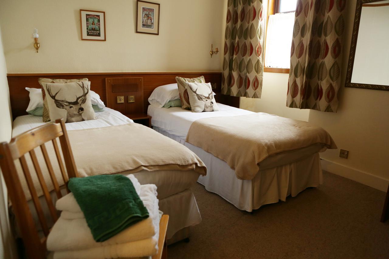 Station Hotel Portsoy Luaran gambar